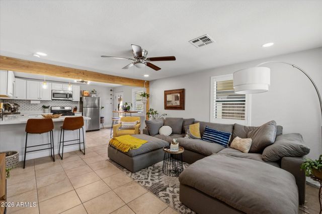 1324 E ORANGEWOOD Avenue, Phoenix, AZ 85020