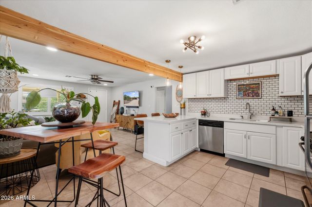 1324 E ORANGEWOOD Avenue, Phoenix, AZ 85020