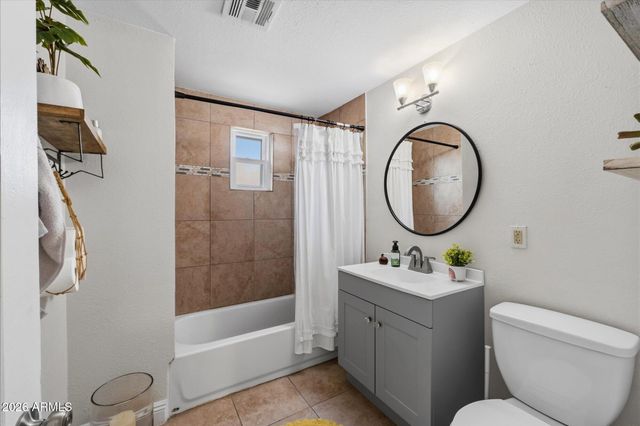 1324 E ORANGEWOOD Avenue, Phoenix, AZ 85020