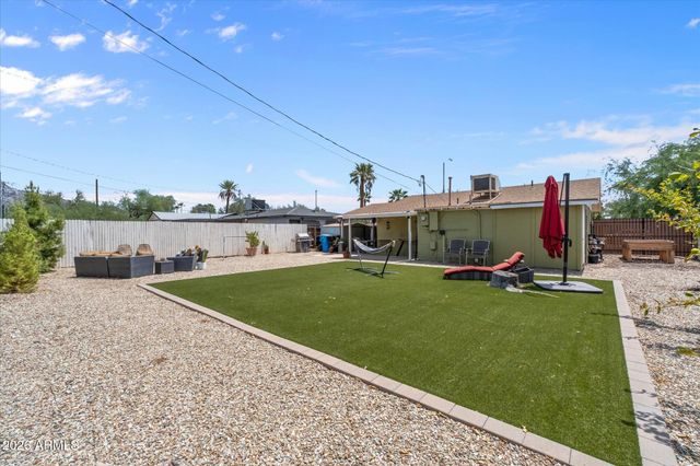 1324 E ORANGEWOOD Avenue, Phoenix, AZ 85020
