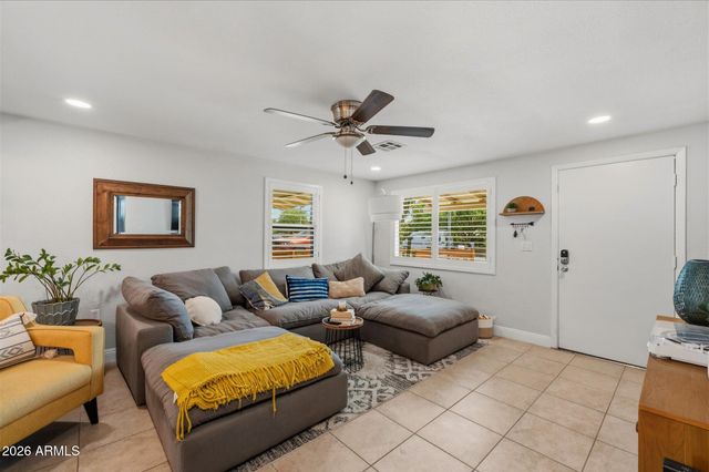 1324 E ORANGEWOOD Avenue, Phoenix, AZ 85020