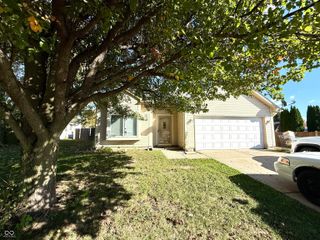 102 Elderbury Court, Mooresville, IN 46158