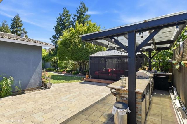 290 Hillview Drive, Fremont, CA 94536