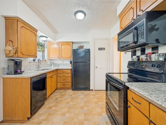 1604 Pleasant Run Road, Carrollton, TX 75006