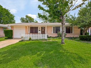 1604 Pleasant Run Road, Carrollton, TX 75006
