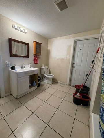 1009 S PINE Street, Lake Worth Beach, FL 33460