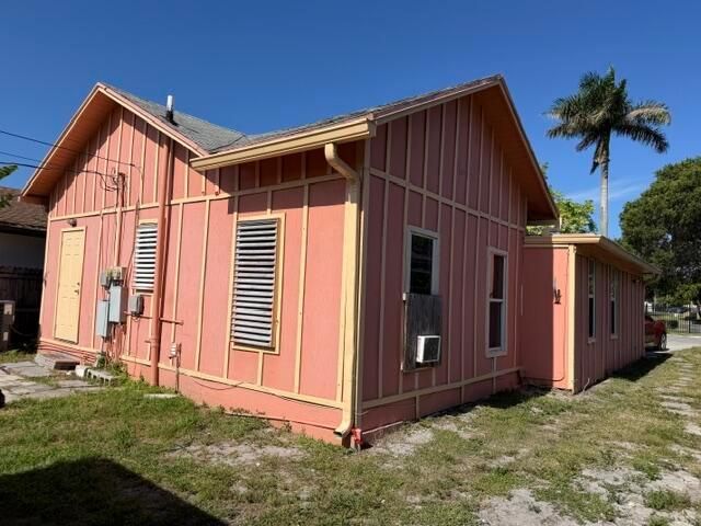 1009 S PINE Street, Lake Worth Beach, FL 33460