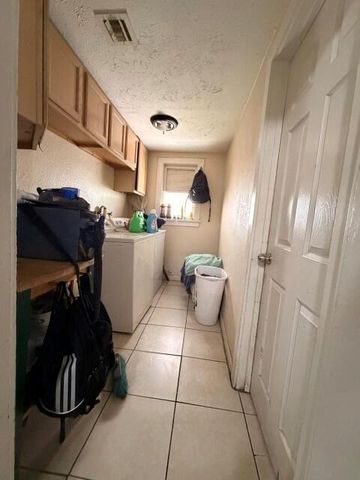 1009 S PINE Street, Lake Worth Beach, FL 33460