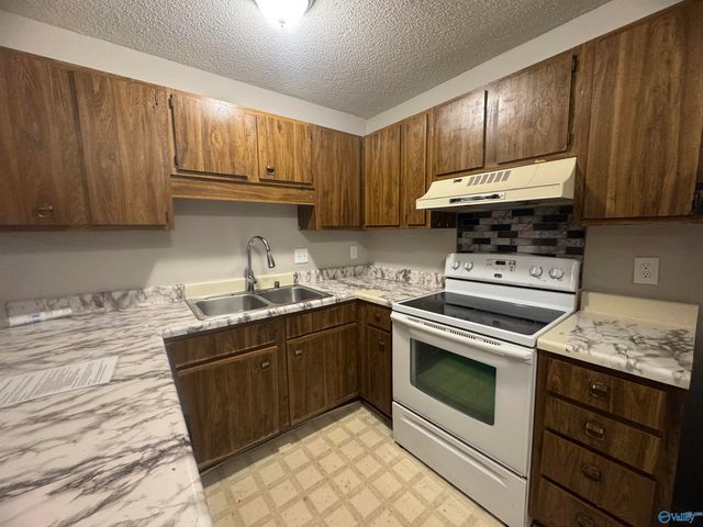 2703 Lantern Walk C, Huntsville, AL 35803