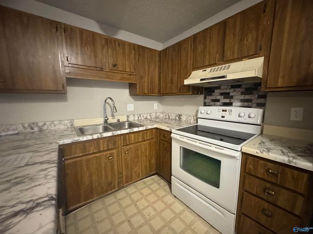 2703 Lantern Walk C, Huntsville, AL 35803