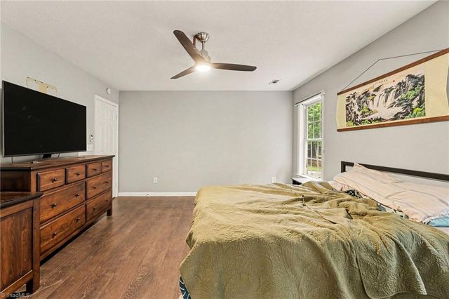 945 Biloxi Avenue, Kernersville, NC 27284