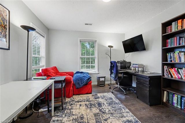 945 Biloxi Avenue, Kernersville, NC 27284