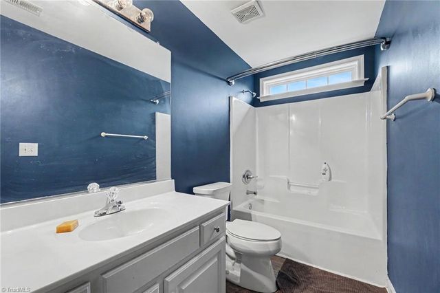 945 Biloxi Avenue, Kernersville, NC 27284