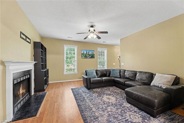 945 Biloxi Avenue, Kernersville, NC 27284