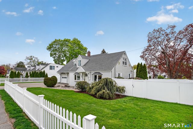 120 South Pine Creek Road, Fairfield, CT 06824