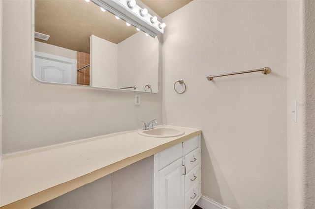 225 N PHIPPEN AVENUE, Deland, FL 32724