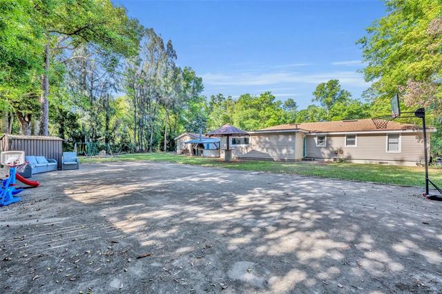 225 N PHIPPEN AVENUE, Deland, FL 32724