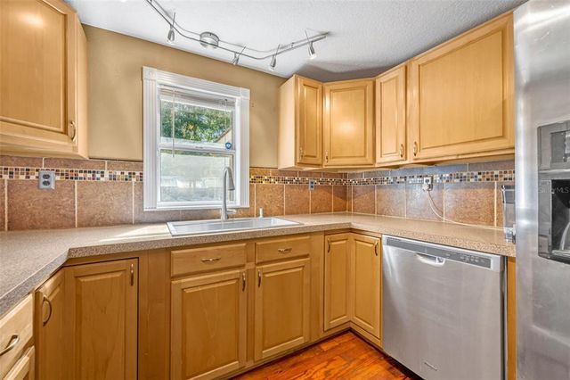 225 N PHIPPEN AVENUE, Deland, FL 32724