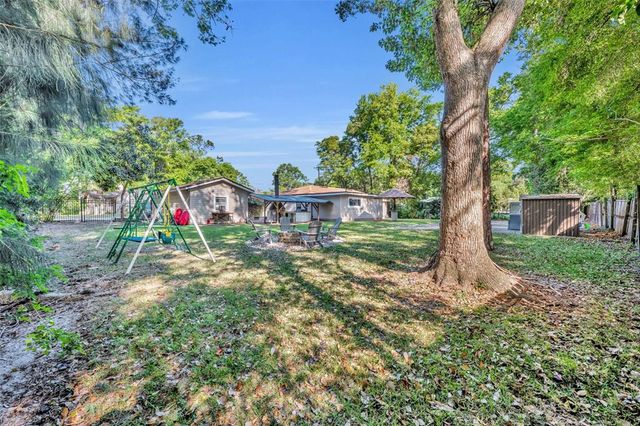 225 N PHIPPEN AVENUE, Deland, FL 32724