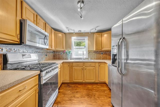 225 N PHIPPEN AVENUE, Deland, FL 32724