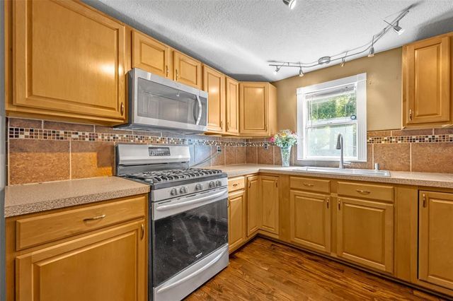 225 N PHIPPEN AVENUE, Deland, FL 32724