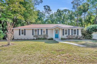 225 N PHIPPEN AVENUE, Deland, FL 32724