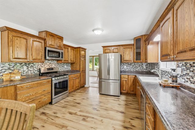 33066 Walnut Place, Waukee, IA 50263