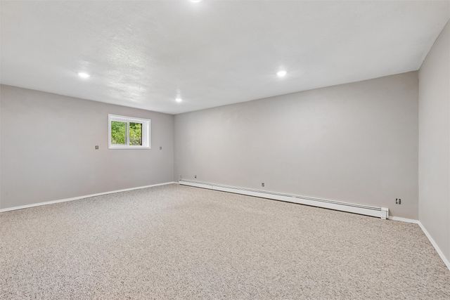 33066 Walnut Place, Waukee, IA 50263
