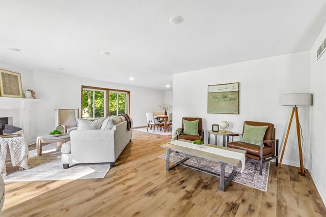 33066 Walnut Place, Waukee, IA 50263