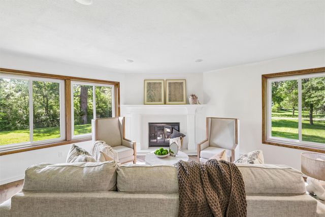 33066 Walnut Place, Waukee, IA 50263