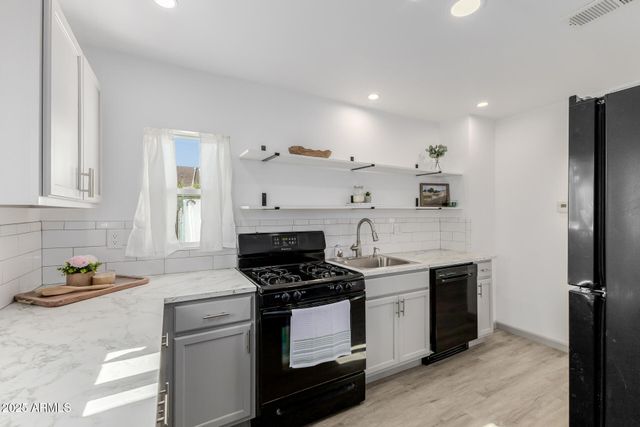 3743 E TAYLOR Street, Phoenix, AZ 85008