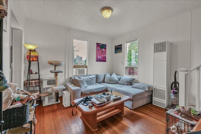 172 16th Avenue, Seattle, WA 98122
