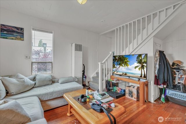 172 16th Avenue, Seattle, WA 98122