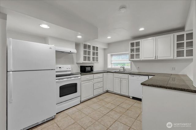 172 16th Avenue, Seattle, WA 98122