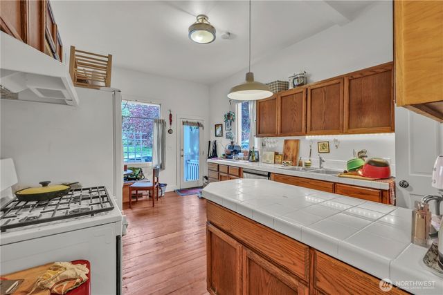 172 16th Avenue, Seattle, WA 98122