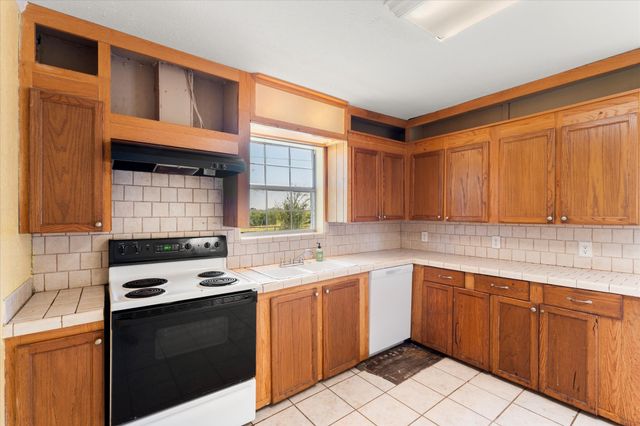 11465 County Road 3904, Athens, TX 75752