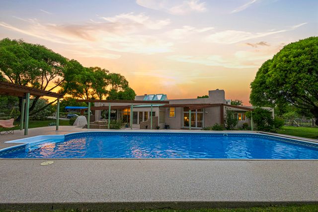 500 Calle De Wences, Los Lunas, NM 87031