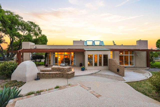 500 Calle De Wences, Los Lunas, NM 87031