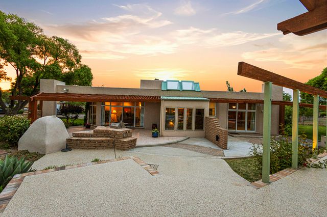 500 Calle De Wences, Los Lunas, NM 87031