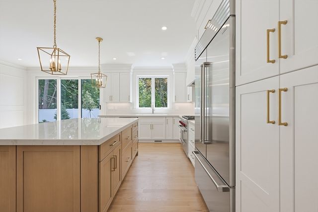 10 Travis Road, Natick, MA 01760