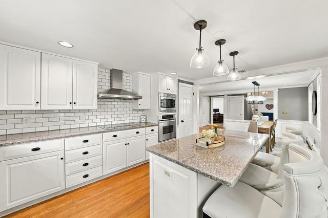 15 Alden Circle, Reading, MA 01867
