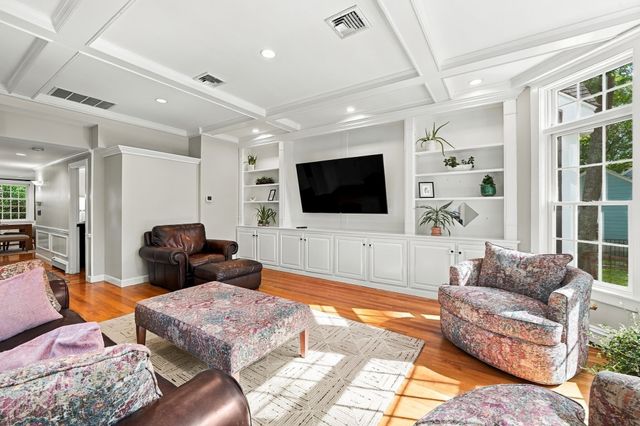 15 Alden Circle, Reading, MA 01867