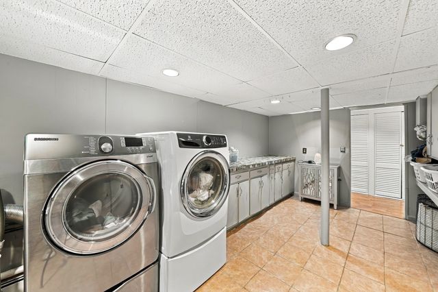 15 Alden Circle, Reading, MA 01867