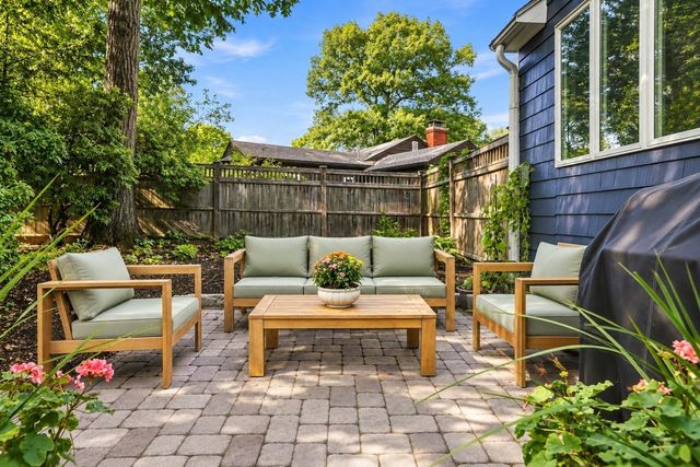 15 Alden Circle, Reading, MA 01867