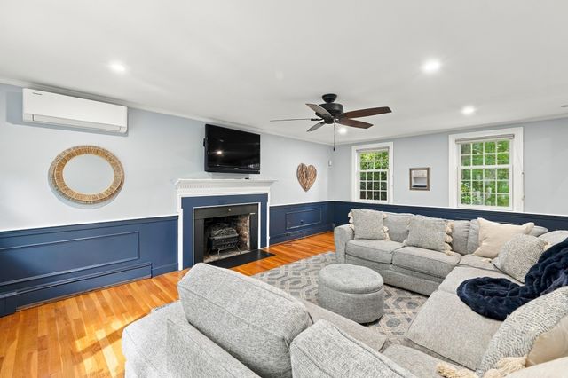 15 Alden Circle, Reading, MA 01867