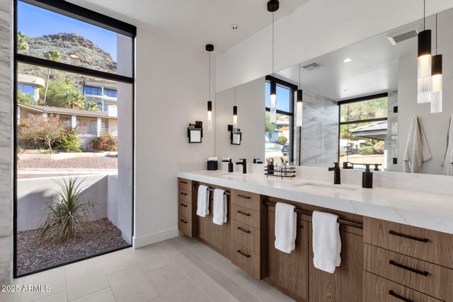 7112 N 23RD Way, Phoenix, AZ 85020