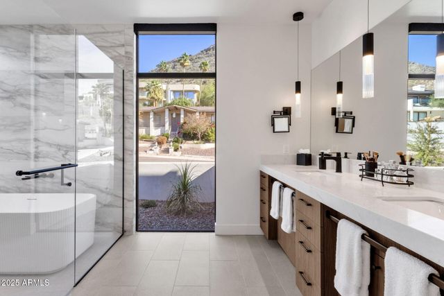 7112 N 23RD Way, Phoenix, AZ 85020