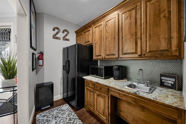 550 N Walnut Creek Drive 100-D, Mansfield, TX 76063