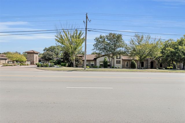 550 N Walnut Creek Drive 100-D, Mansfield, TX 76063