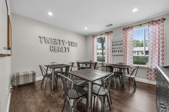 550 N Walnut Creek Drive 100-D, Mansfield, TX 76063